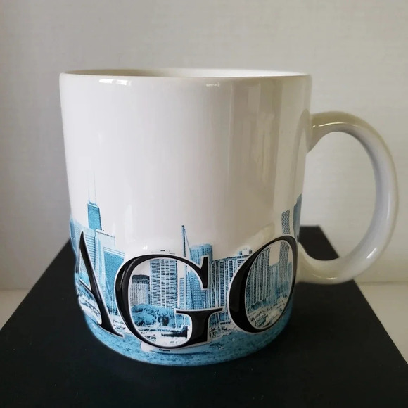 2010 America Ware Chicago Skyline Blue/White Coffee mug. - Picture 2 of 7